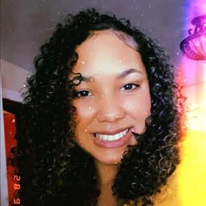 Meet your Posher, Alexus